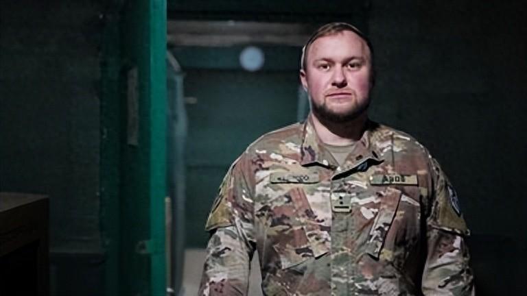 乌克兰东部一座极为隐秘的地下基地内部曝光，士兵外出都须换便服在乌克兰东部顿巴