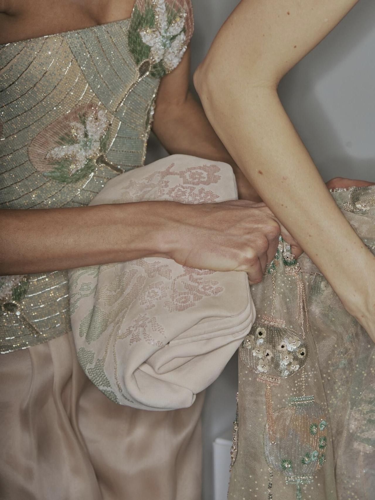 存下ArmaniPrivé2026春夏高定秀场细节，妆容，服饰，意境，宛如一