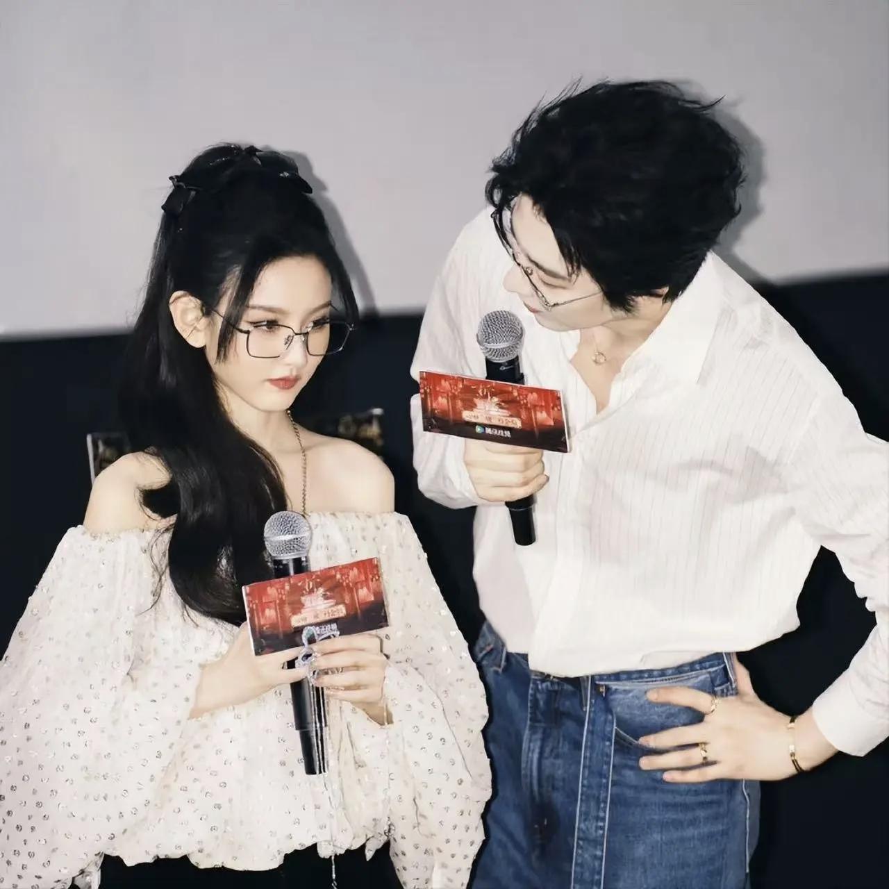 要说他俩没事儿，谁信啊？明明看着身高不可能，可是人家就是被拍到在一起了。刘宇宁