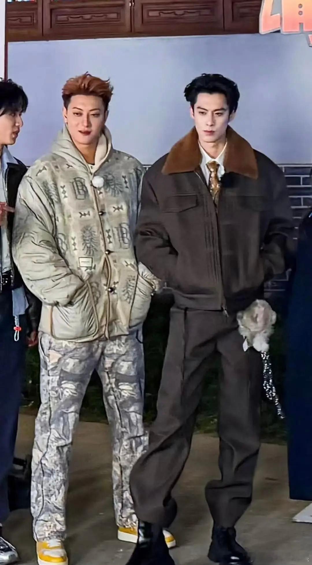 黄子韬和王鹤棣站到一起，怎么胖成这个样子