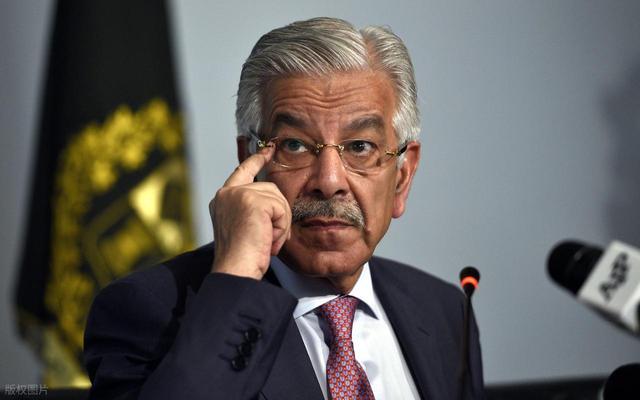 当下的塔利班武装，与巴基斯坦军队打正规战不是对手。如果采取游击战术老战术，长期骚