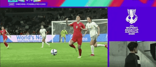 本来以为韩国队够狠！没想到还有高手！朝鲜女足这犯规动作堪比南美联赛啊！不过，还