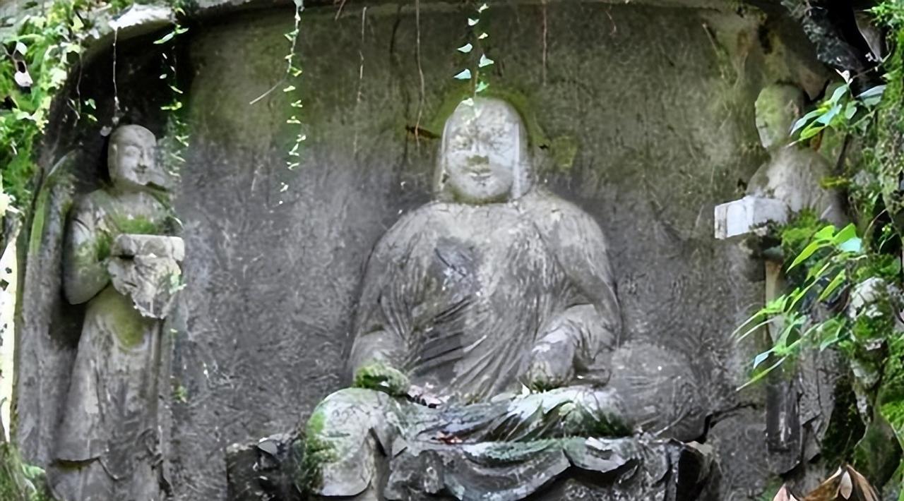 灵隐寺这尊佛像千万不能拜！因为它既不是佛，也不是菩萨，更不是什么罗汉，实际生前作