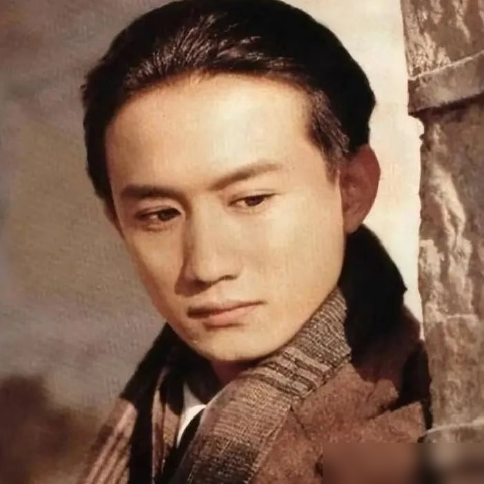 孙红雷说黄磊是完美男人，黄渤却说他老谋深算。同一张脸，两种判词。黄磊在《极限挑战》里精得跟狐狸似的，