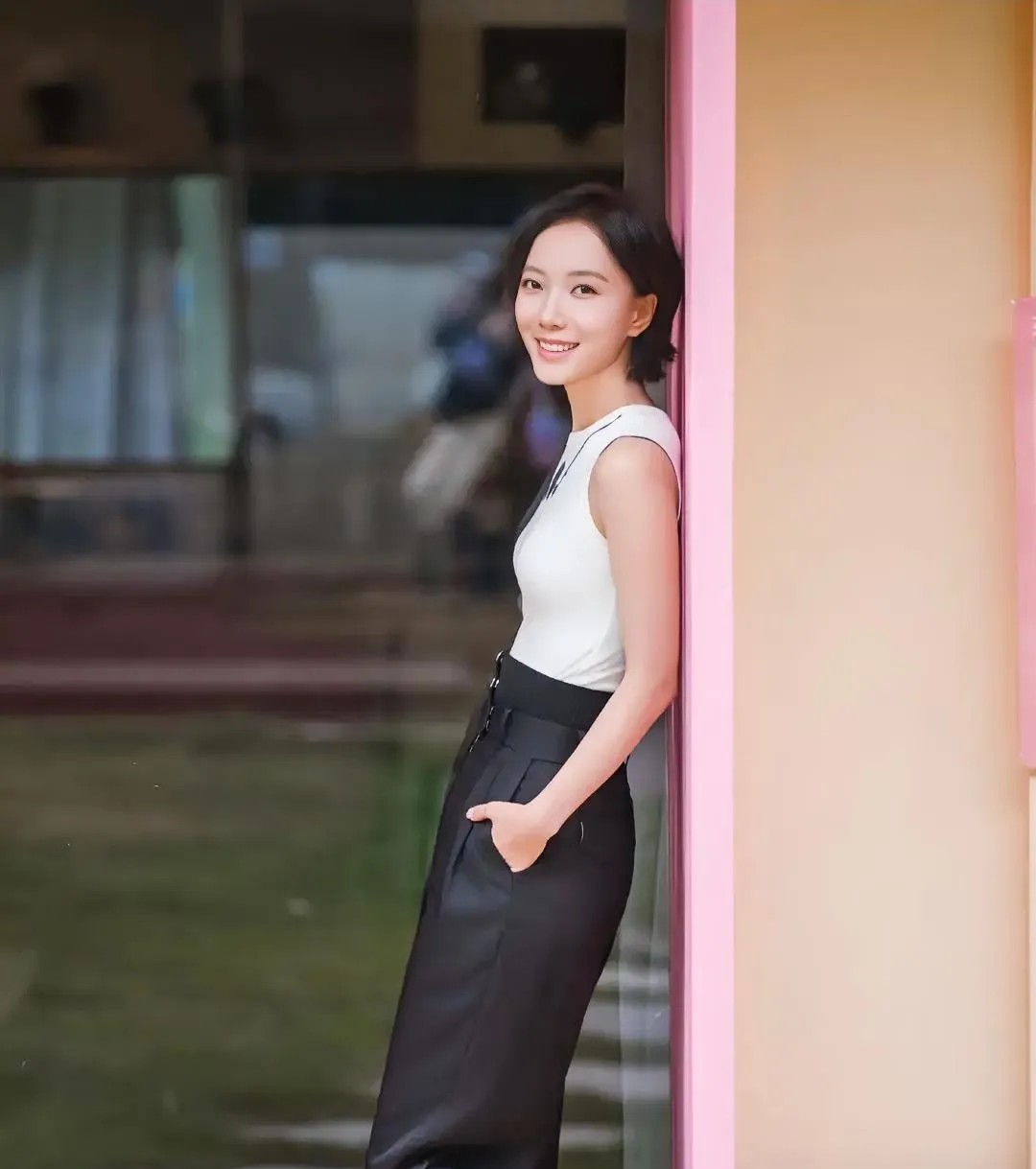 其实明眼人都能看得出来乘风破浪的姐姐这个综艺为什么给王珞丹第三名