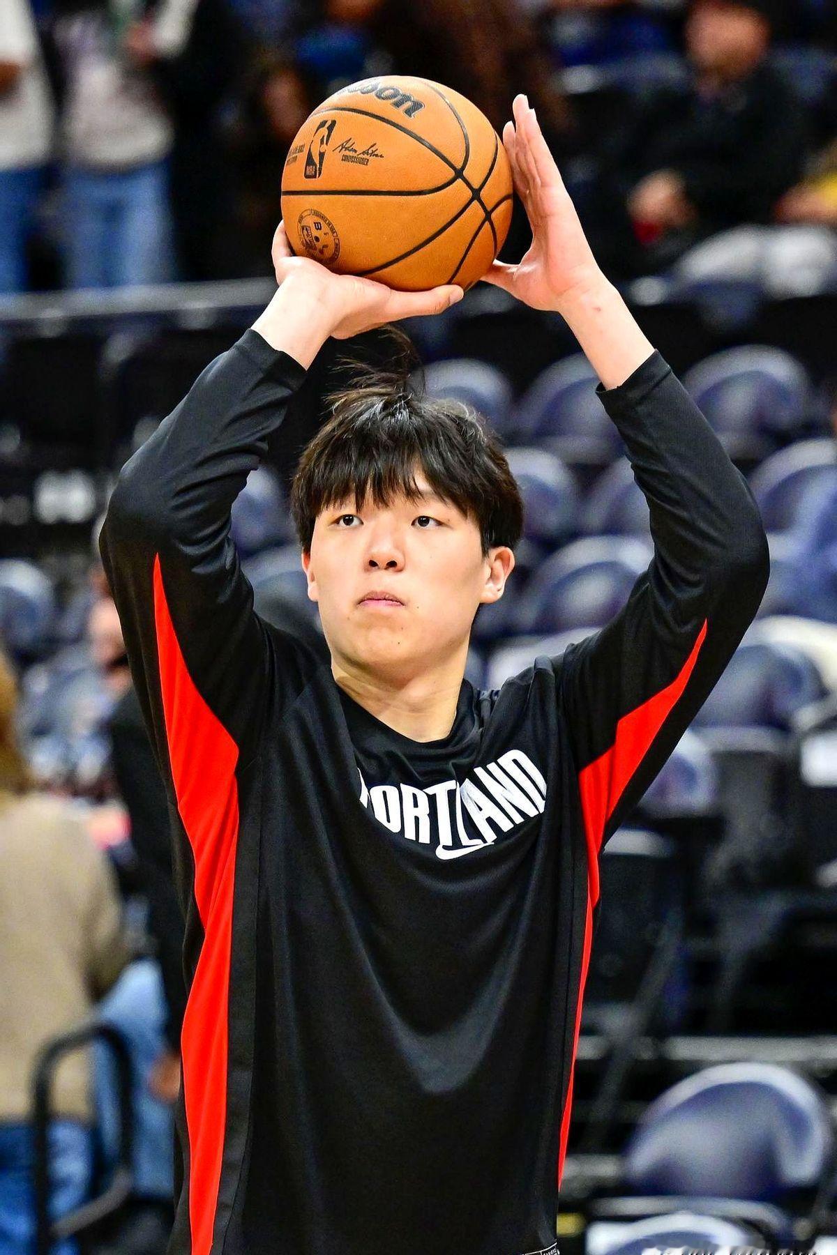 上场创新高，正负值却是全队最低。这数据简直把杨瀚森的矛盾体现得淋漓尽致。同曦