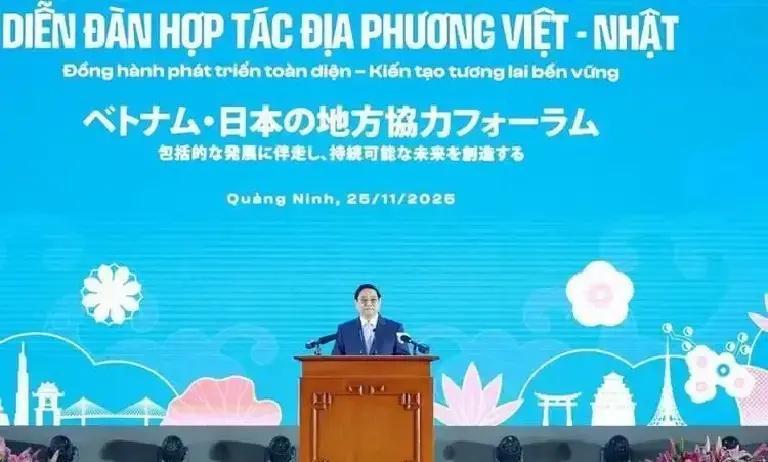 快讯！快讯！前脚新加坡总理黄循财呼吁中国放下历史和日本找到分歧的解决之道。后脚