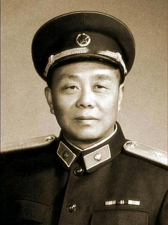 1937年，一老乡给西路军电台台长耿锡祥做了一碗面条。耿锡祥狼吞虎咽时无意中一