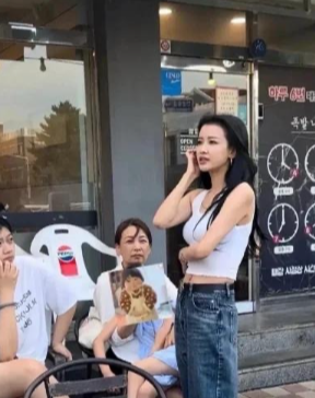 难怪那么多人对她念念不忘，真人是真的特别漂亮​​​