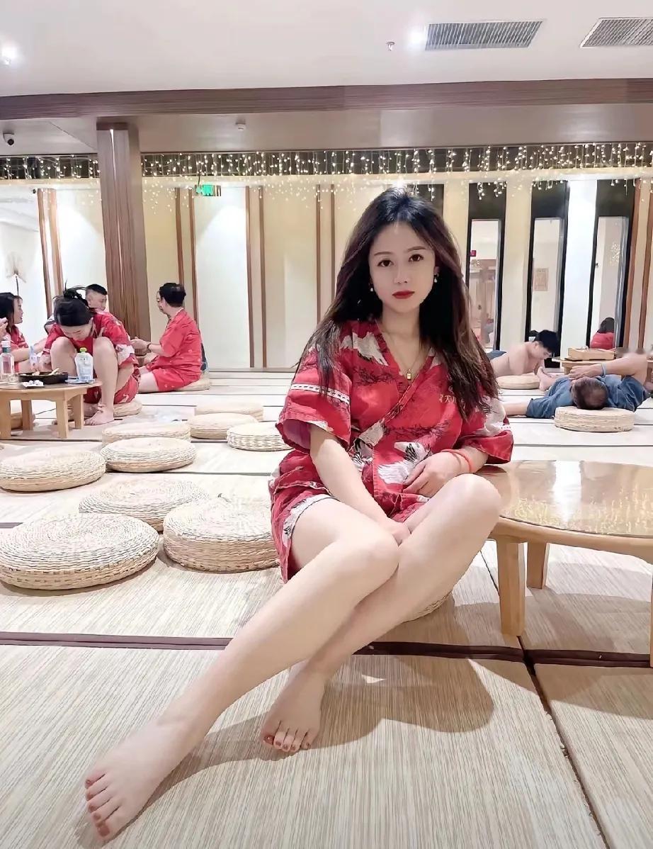 人生如戏，冷暖自知，生活似酒，苦甜交织。谁的人生不是一路跌撞，谁的日子没有几缕风