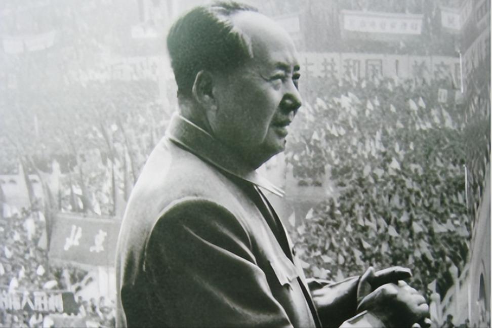 1962年，中印边境自卫反击战期间，毛主席正在听取战报，突然得知印度派出了“杰特