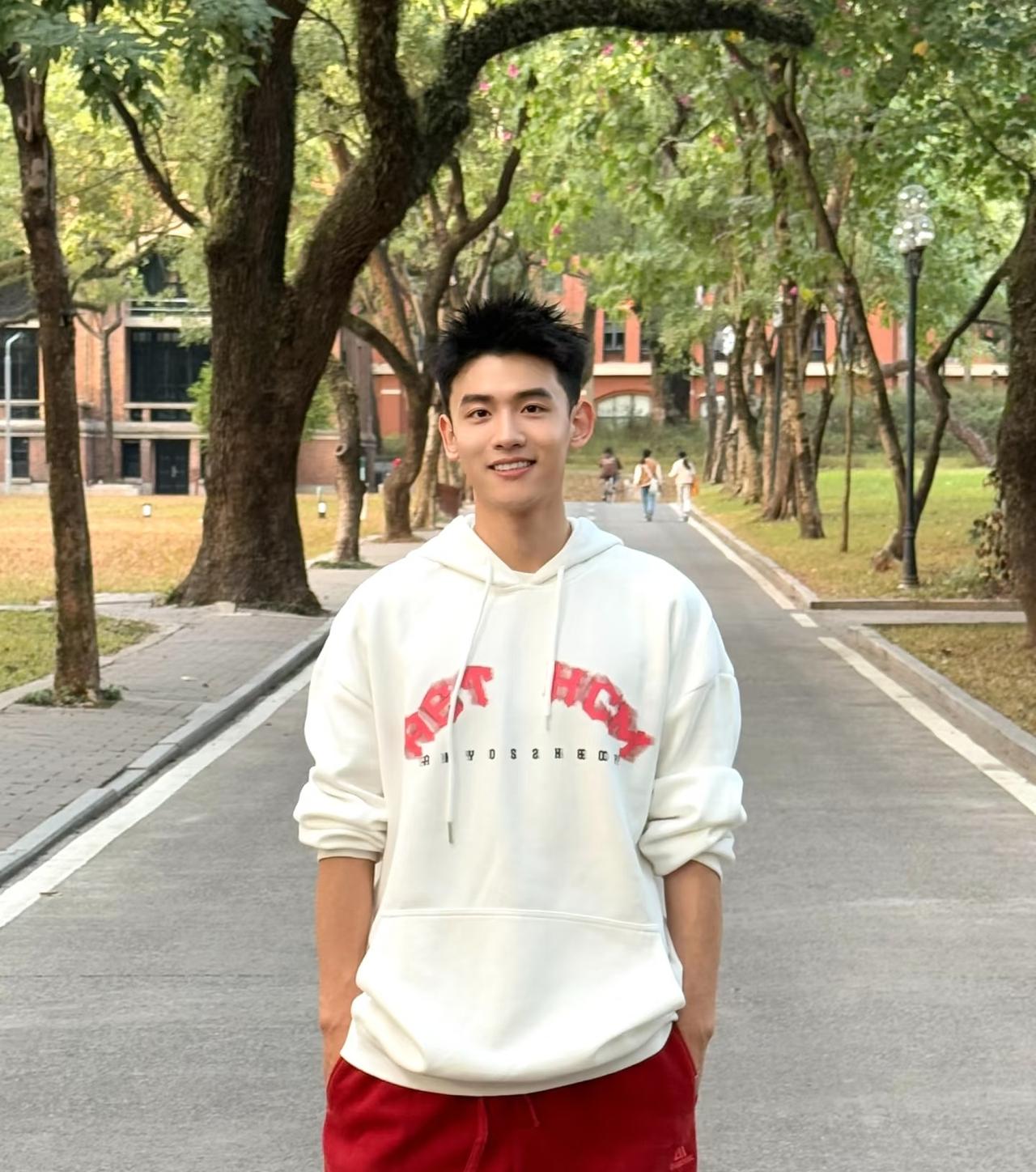 那年我侄女怀孕，全家都替她高兴。可孕检结果出来，医生皱着眉头说孩子可能有问题，建