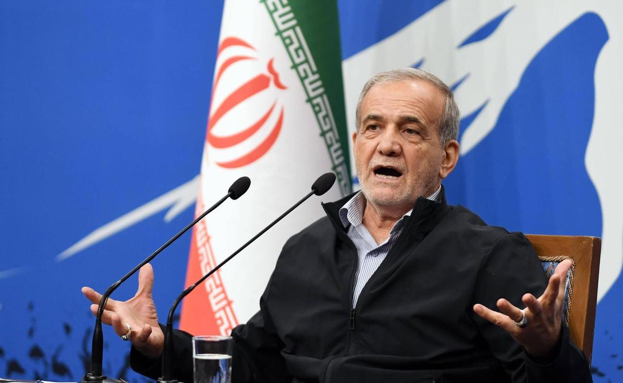 刻意搅局？美国狂炒伊朗内讧，高层集体反击，美国算盘彻底落空近期围绕美伊接触