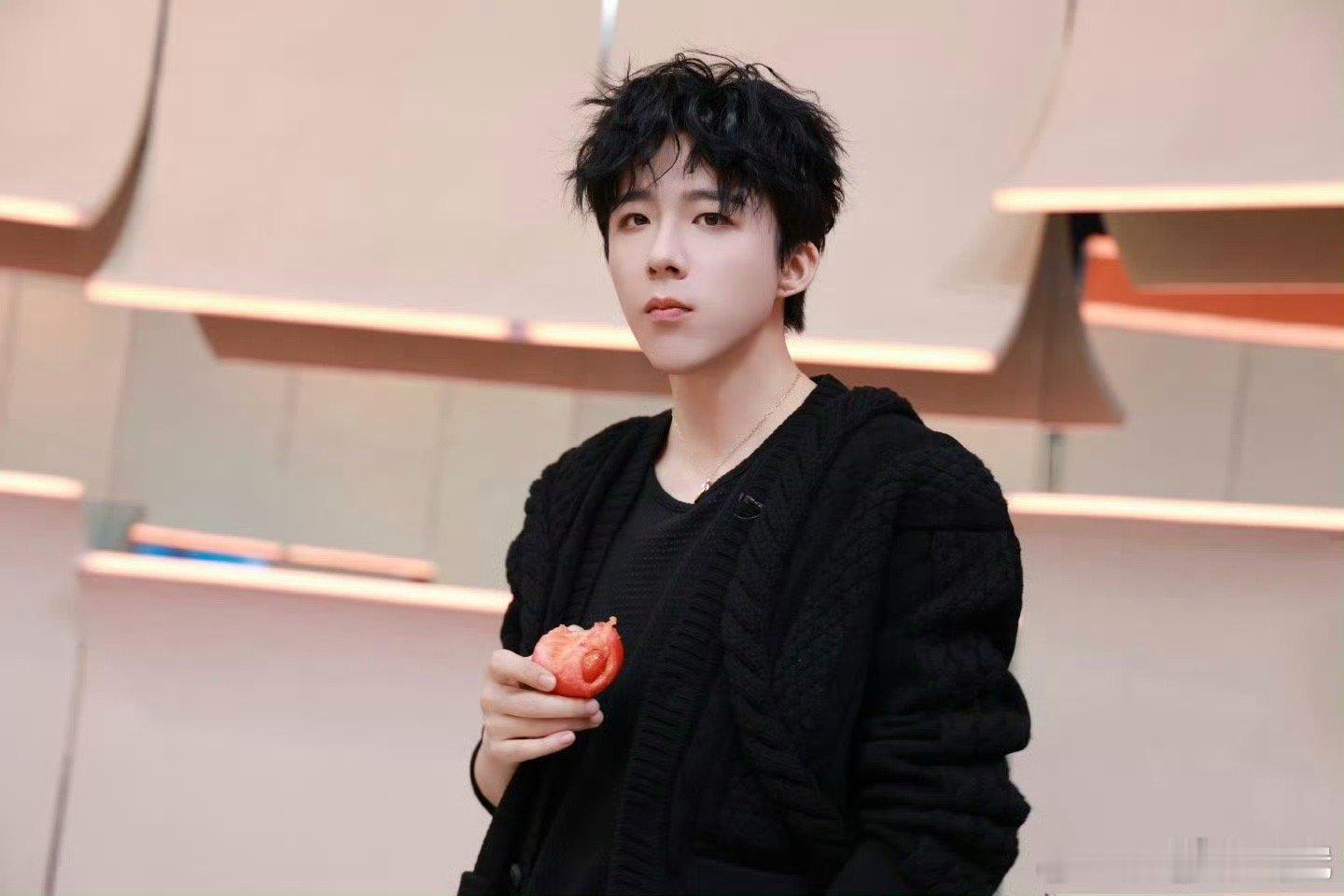 刘宇宁该相逢的人会再相逢直拍刘宇宁真的太会唱了！他把“该相逢的人会再相逢”这句