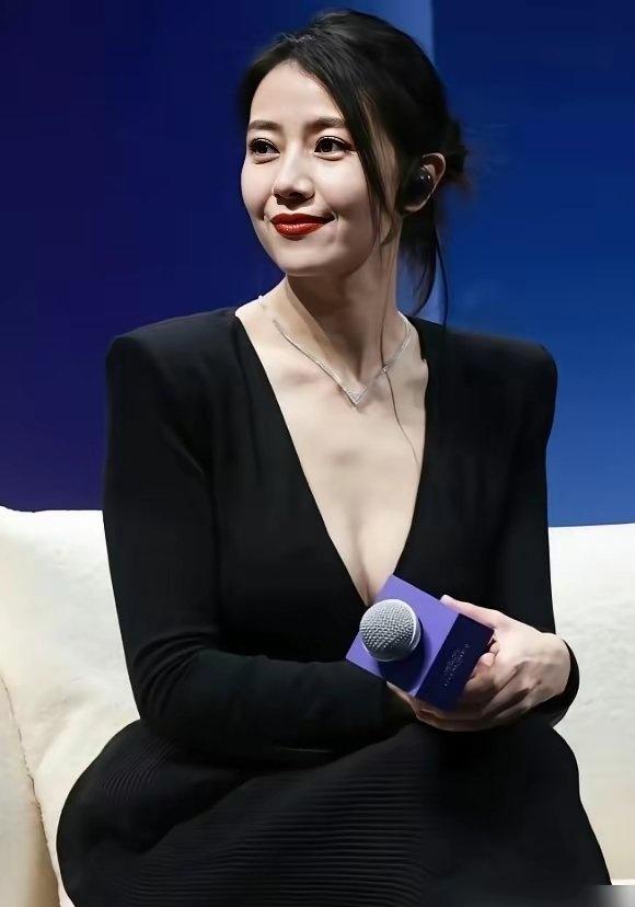 耗了高圆圆5年，又拖着瞿颖11年，一句“不婚主义”，到底是什么挡箭牌？​26岁