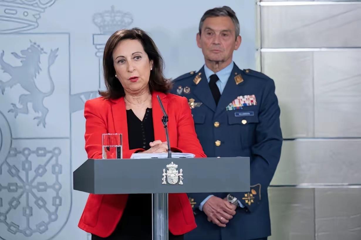 西班牙再次怒批美国，明确拒绝美国要求新华社3月31日消息，西班牙国防大臣玛加