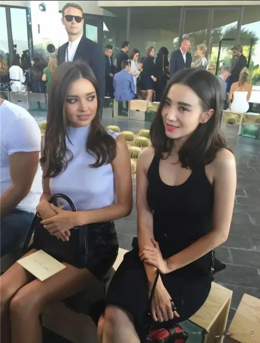 终于懂得了小宋佳的气质和美，她真的是气质型美女。[灵光一