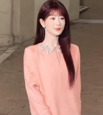 为什么杨紫观众缘这么好？不是没有原因的，虽然她长得不是娱乐圈里最漂亮的，但她