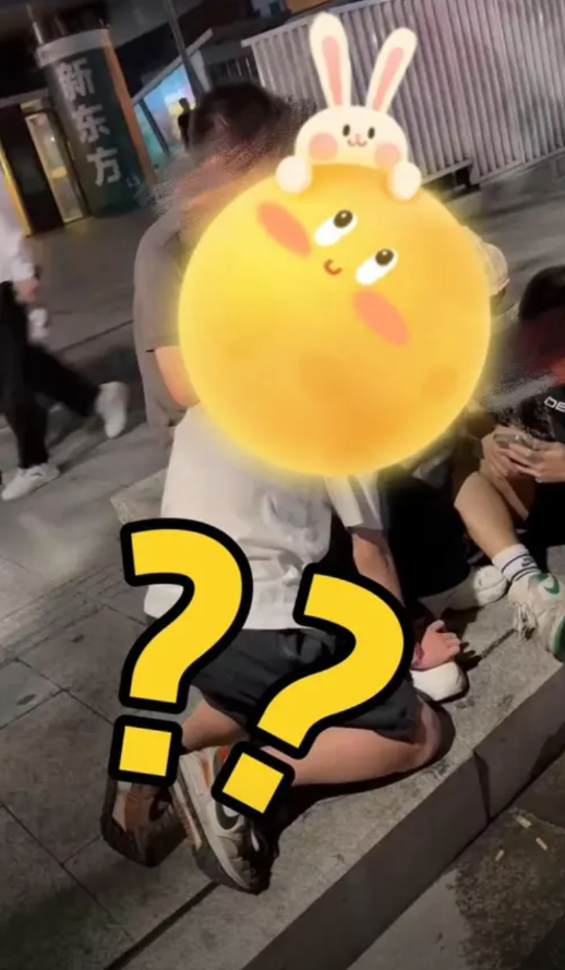 广州最近又火了，接连发生两件丑闻，事件还在持续发酵！五一期间，广州萤火虫漫展