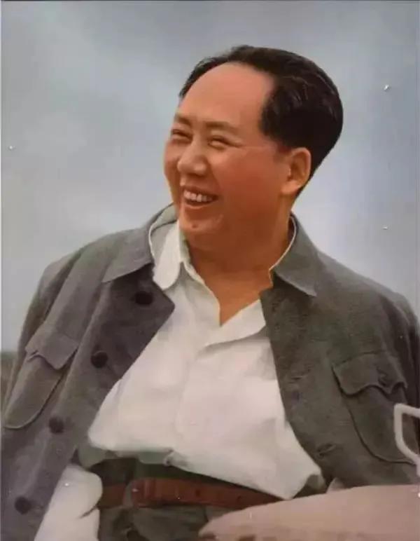 1988年有人批评毛主席，王震发话：“谁敢？谁敢否定毛主席光辉的一生？谁敢反对