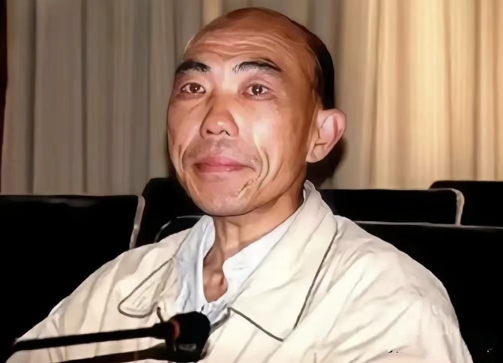 胥敬祥。1991年，他是河南鹿邑县一个老实巴交的农民。就因为在酒桌上脱了件外套，