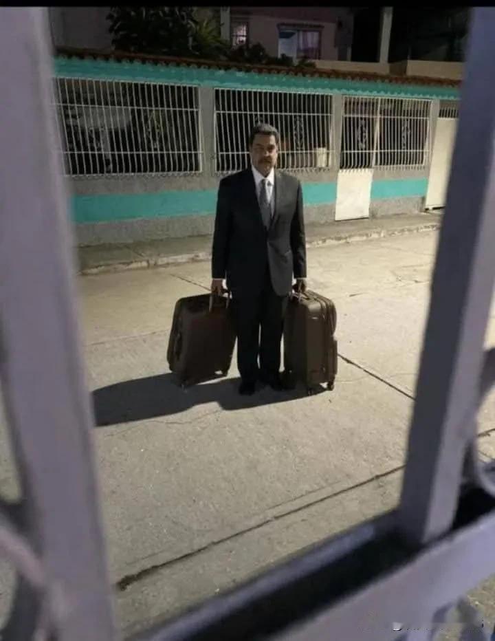 ⚡️突发新闻：白宫表示，将在美国军队撤离委内瑞拉领空后就委内瑞拉问题发表声明。