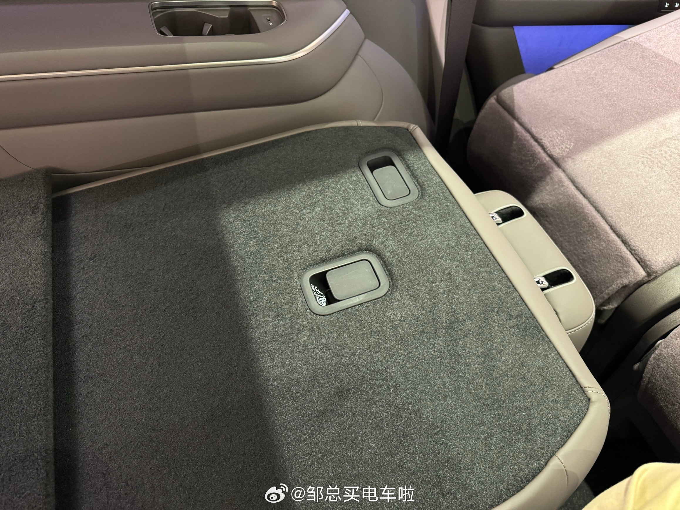 蔚来第三代全新ES8的高端，不仅仅是源于座舱的豪华质感，更体现在对于每个细节的事