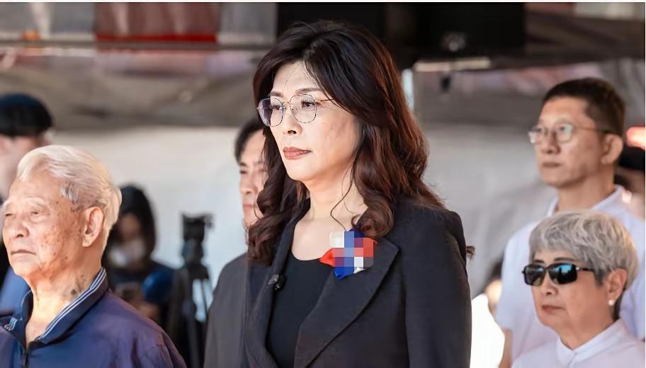 沈富雄要求郑丽文辞掉国民党主席针对国民党主席郑丽文出席“白色恐怖秋祭”引发的争