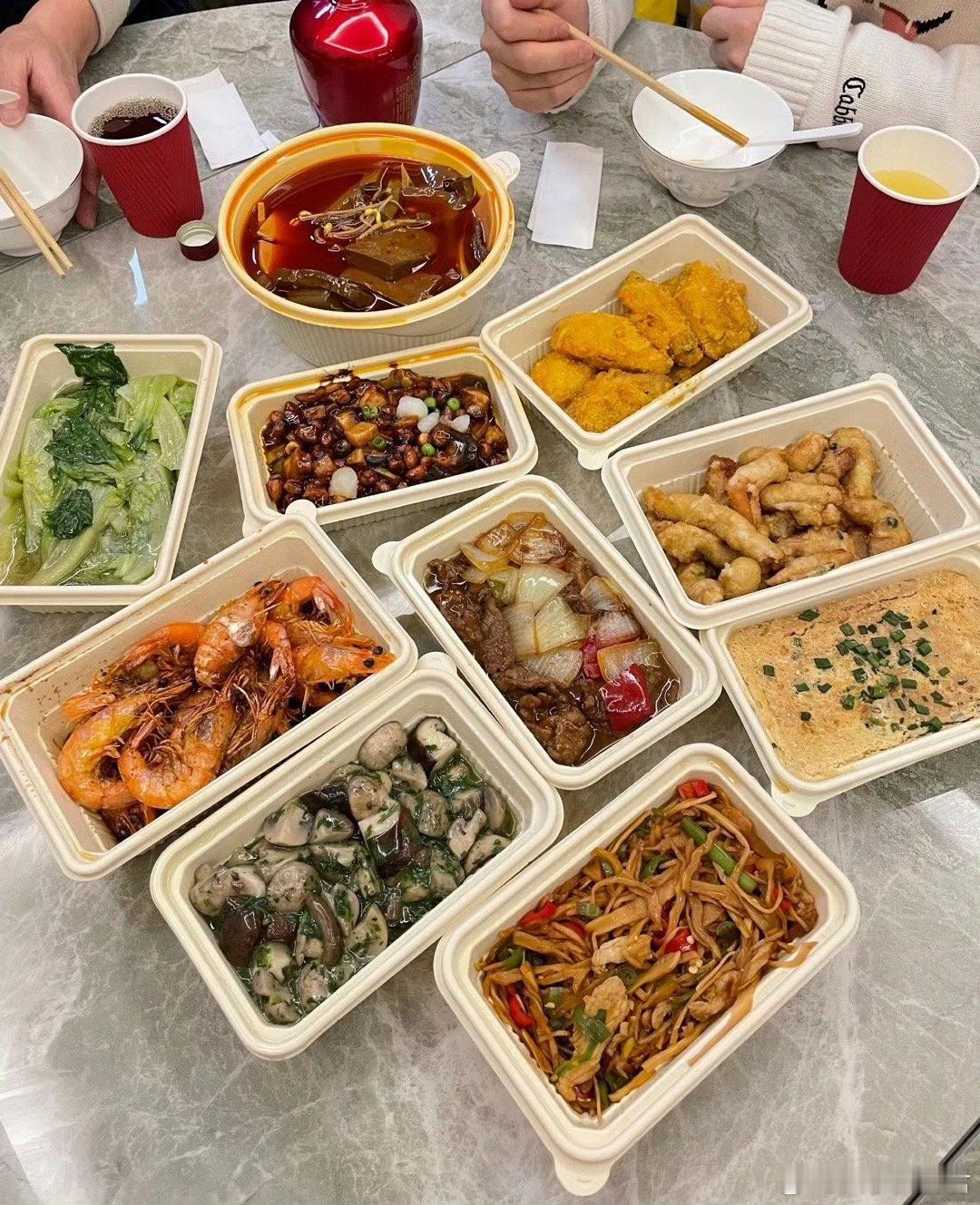 老公说12个人不够吃