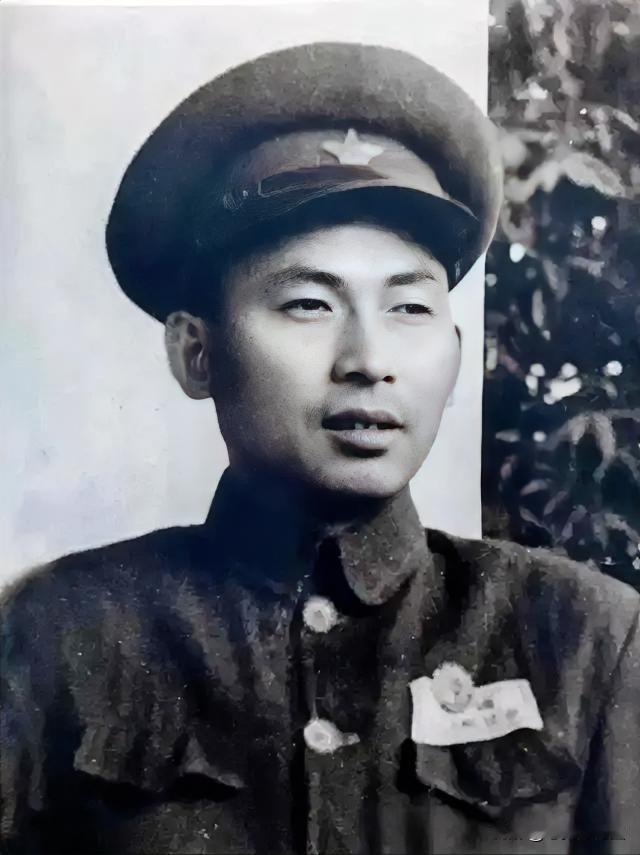 时任东北野战军作战处处长的苏静将军罕见一张照片。苏静为何来塔山，并不是对四纵