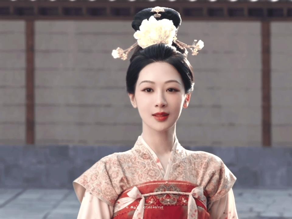 这两天看《锦绣芳华》，真的要好好夸一下杨紫，真的好会演，尤其是昨天晚上的第四集和