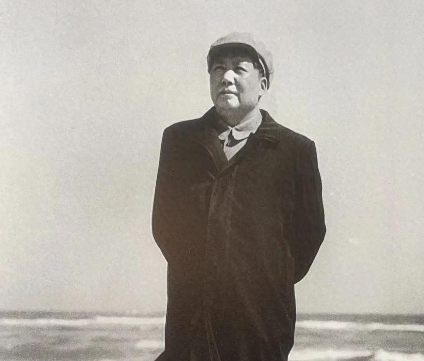 1969年北京军区政委出现空缺，毛主席为何询问大闹华山的红军师长如今身在何处？