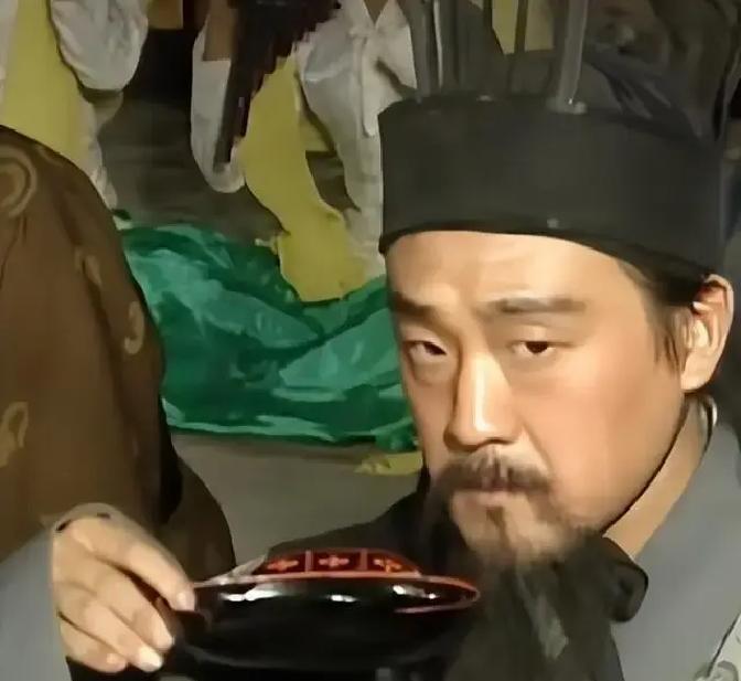 253年10月，建业宫城里摆了一场宴席，表面上是皇帝招待太傅诸葛恪，实际上却是一
