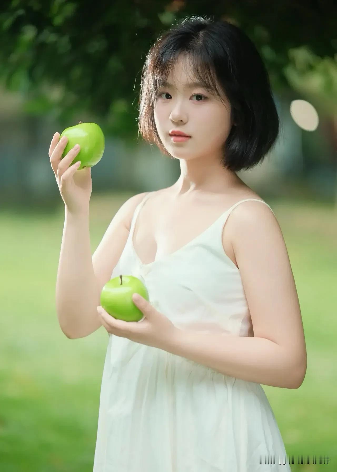 少女写真，定格青春绽放的瞬间！镜头下，每一缕阳光都温柔，每一个笑容都纯粹。