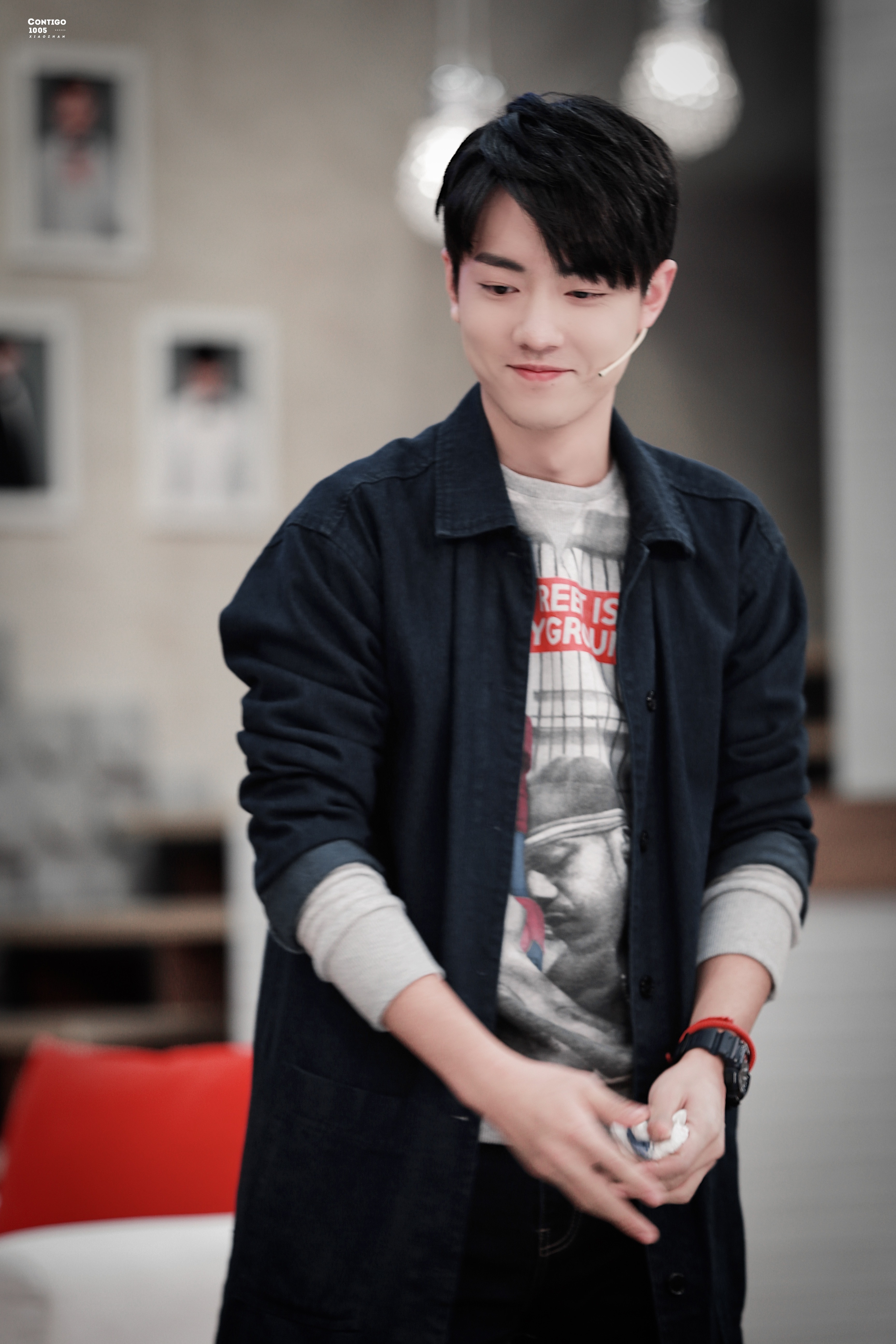 可可爱爱的肖战，萌萌哒，敲有爱！青岛为肖战粉丝准备休息区◎肖战齐夏