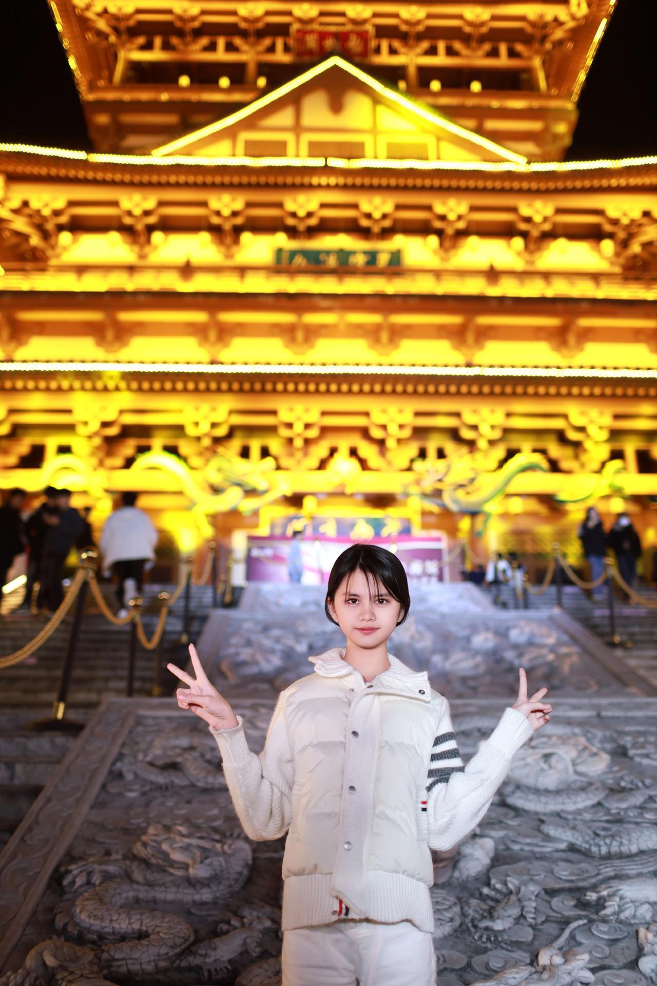 偶遇古镇，随拍两张拍照姿势旅游景点每一个瞬间都是美丽的风景我为家乡代言