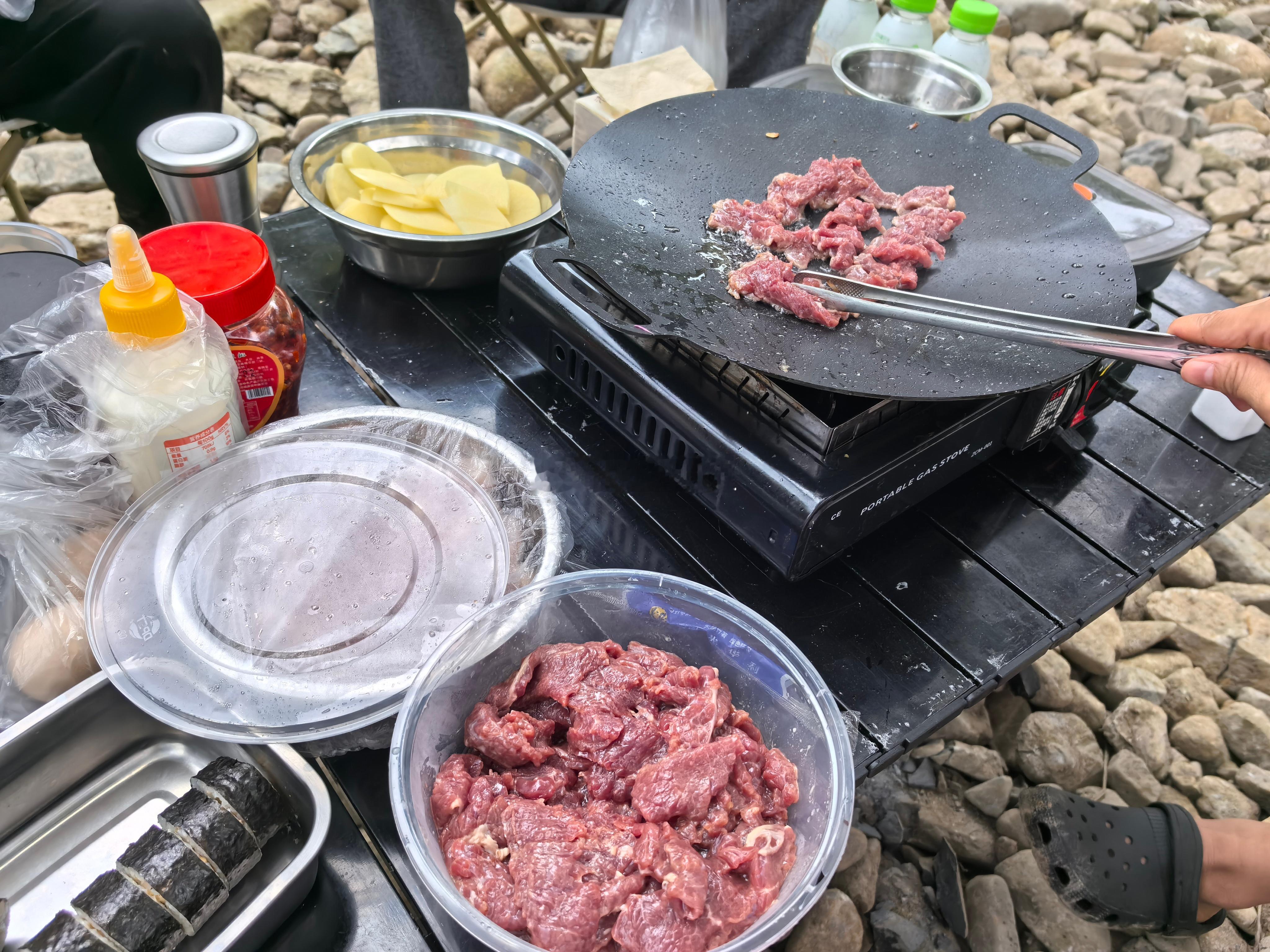 吃了三个小时的午饭