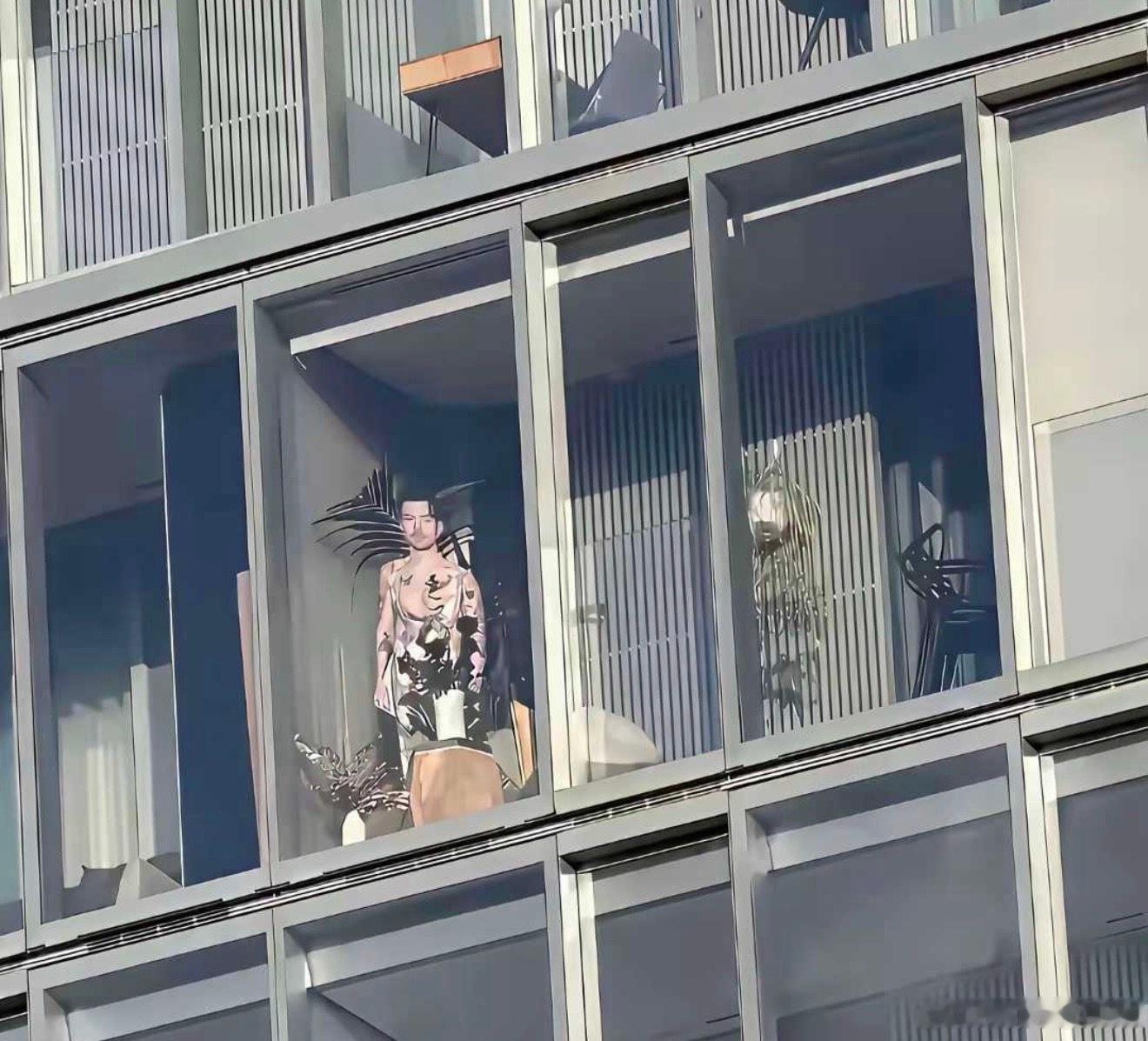 邻居放这种东西吓坏了小孩，可以投诉他吗？