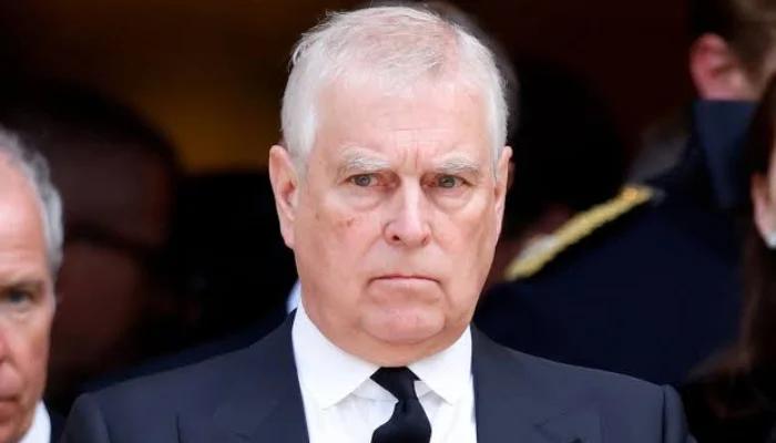 英国警方将赴美取证，安德鲁王子面临刑事质询新压力英国王室恐怕又要寝食难安了。