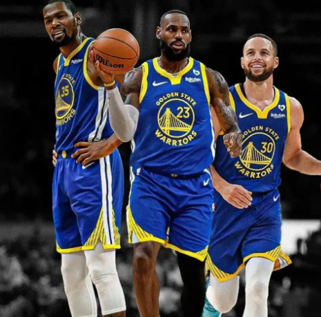 球场上永远是四个有投射的人，非空间点最多只能上一个，这样对面才不敢轻易包夹杜兰特