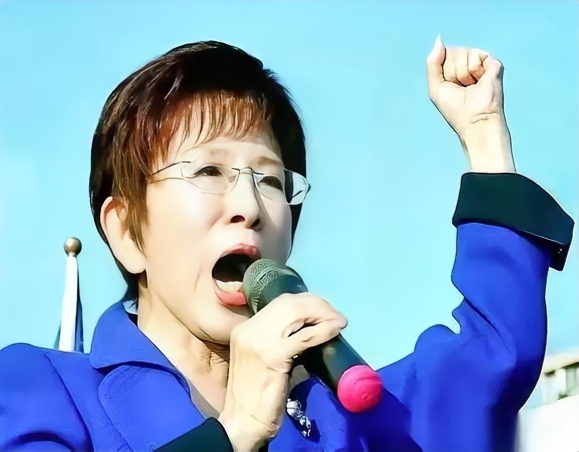 洪秀柱一声令下，全场哗然没有迂回的“交流”，没有模糊的“融合”，更没有拖沓