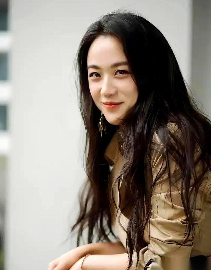 “你疯了吧？这种戏也敢接？！”他急眼了。她比他还激动：“你知不知道我赢了多少