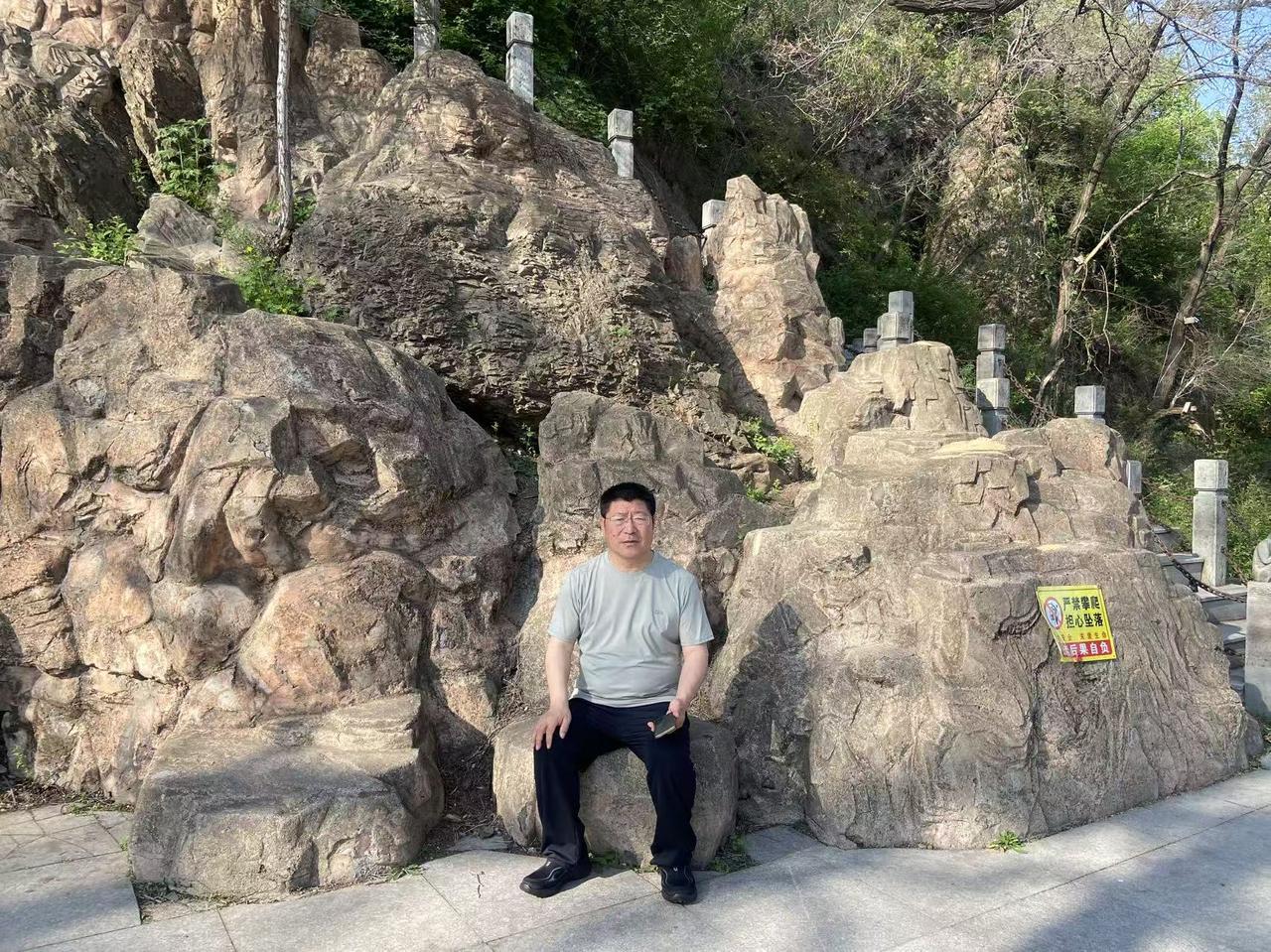 我真是无语。昨天闲暇无事，搜了附近景点，想去旅游一下，也排解一下最近糟糕的心情。