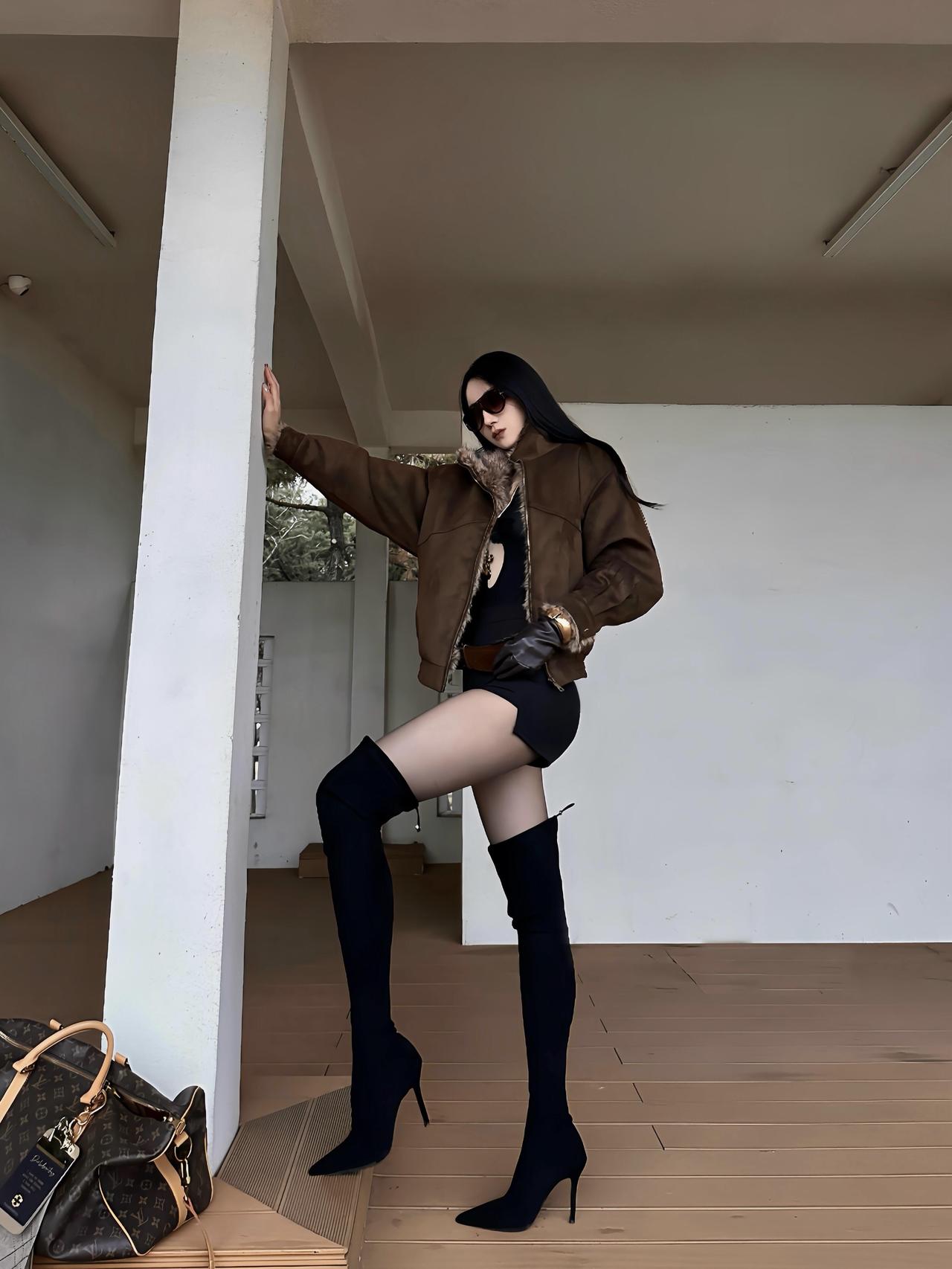 长靴搭配轻松拿捏冬天黑长靴穿搭长靴搭配时尚搭配短靴长靴袜子搭配长靴春