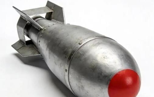 日本拥核的真实目标与目的，远比想象中危险，日本拥核后第一个打击目标不是美国，距离