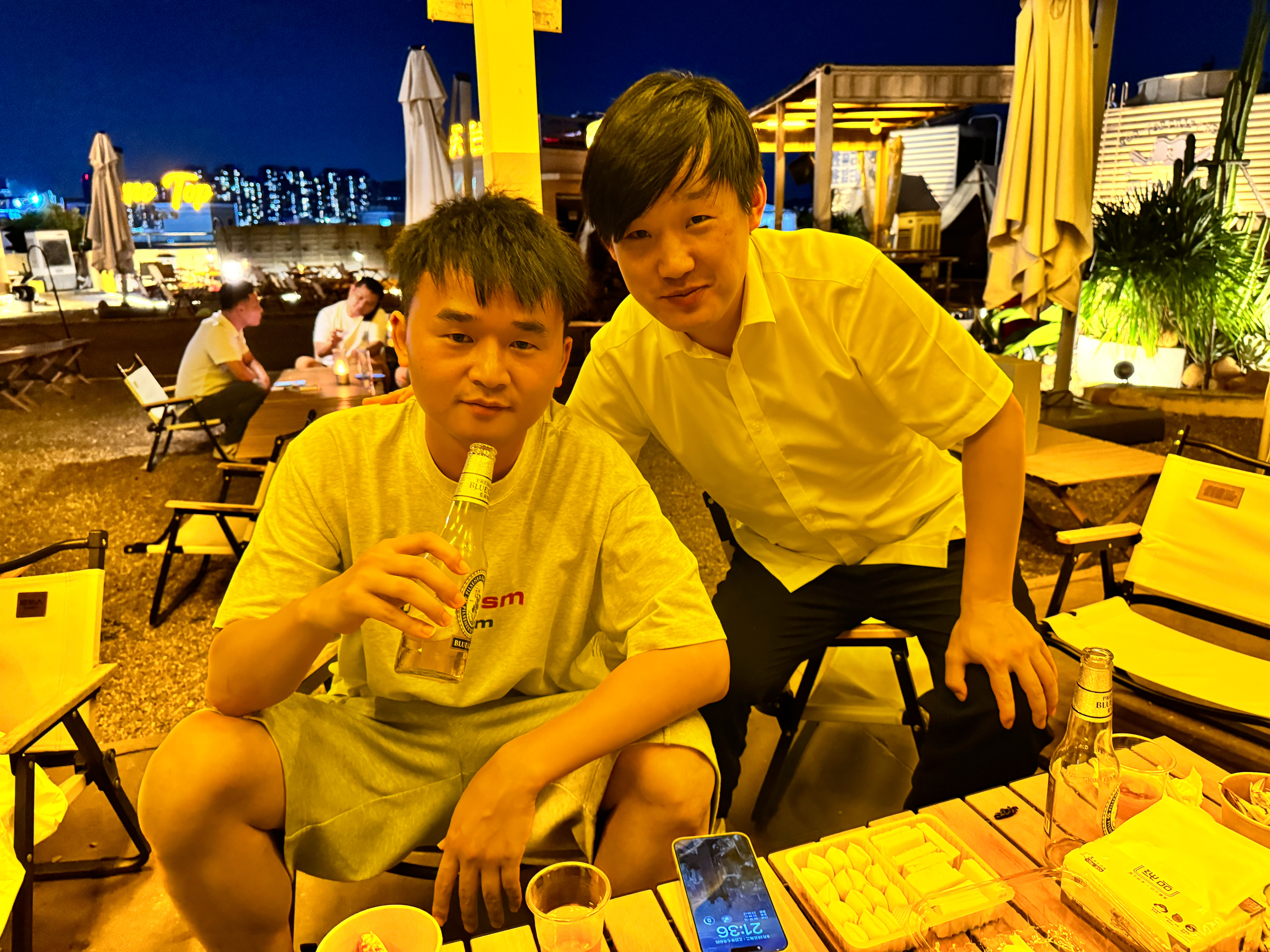 世界难题，老板花了642元做的发型，问我帅不帅，给我问住了，我到底说真话还是假话