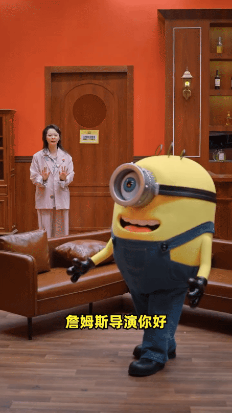 小黄人来喜单3上班了看着小黄人与嘻哈的精彩互动，真是笑到肚子疼！他们之间的搞笑