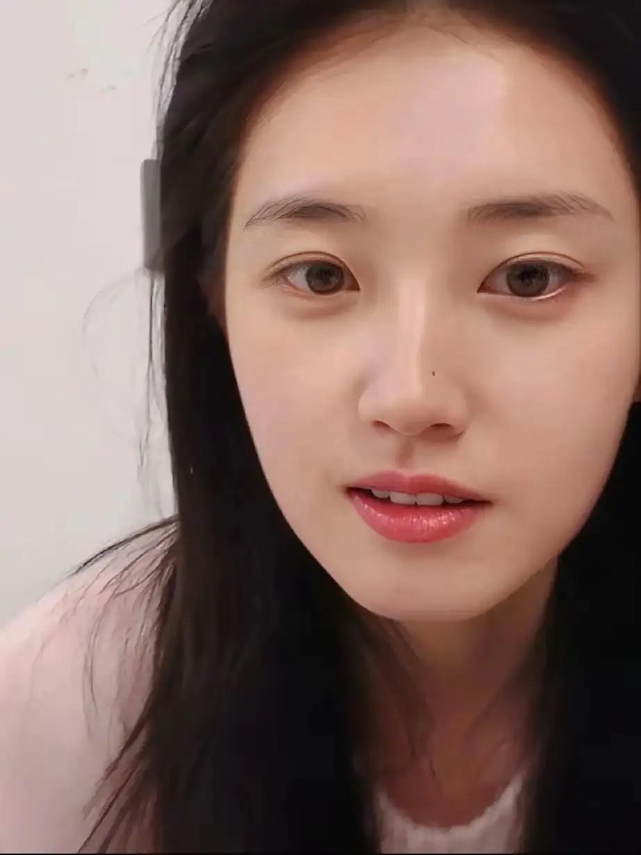 郭宇欣昨晚直播说了大实话，​她之所以会去演短剧，​就是因为一个人，不是男朋