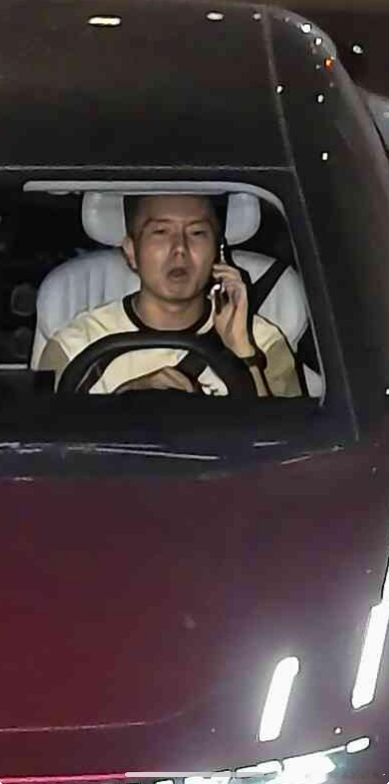 我平时都是免提接电话，那天确实是气坏了！整个人扭曲了[哭哭]​​​