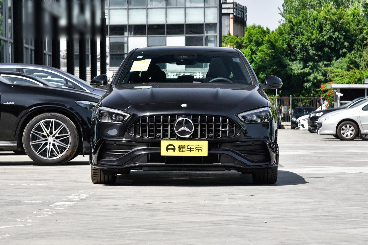 二手奔驰C级AMG，V8老车7万块起，新款轻混却卖不动。不是动力不行，是大家突然